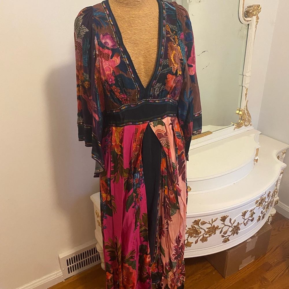 FARM Rio Vibrant Floral Scarf